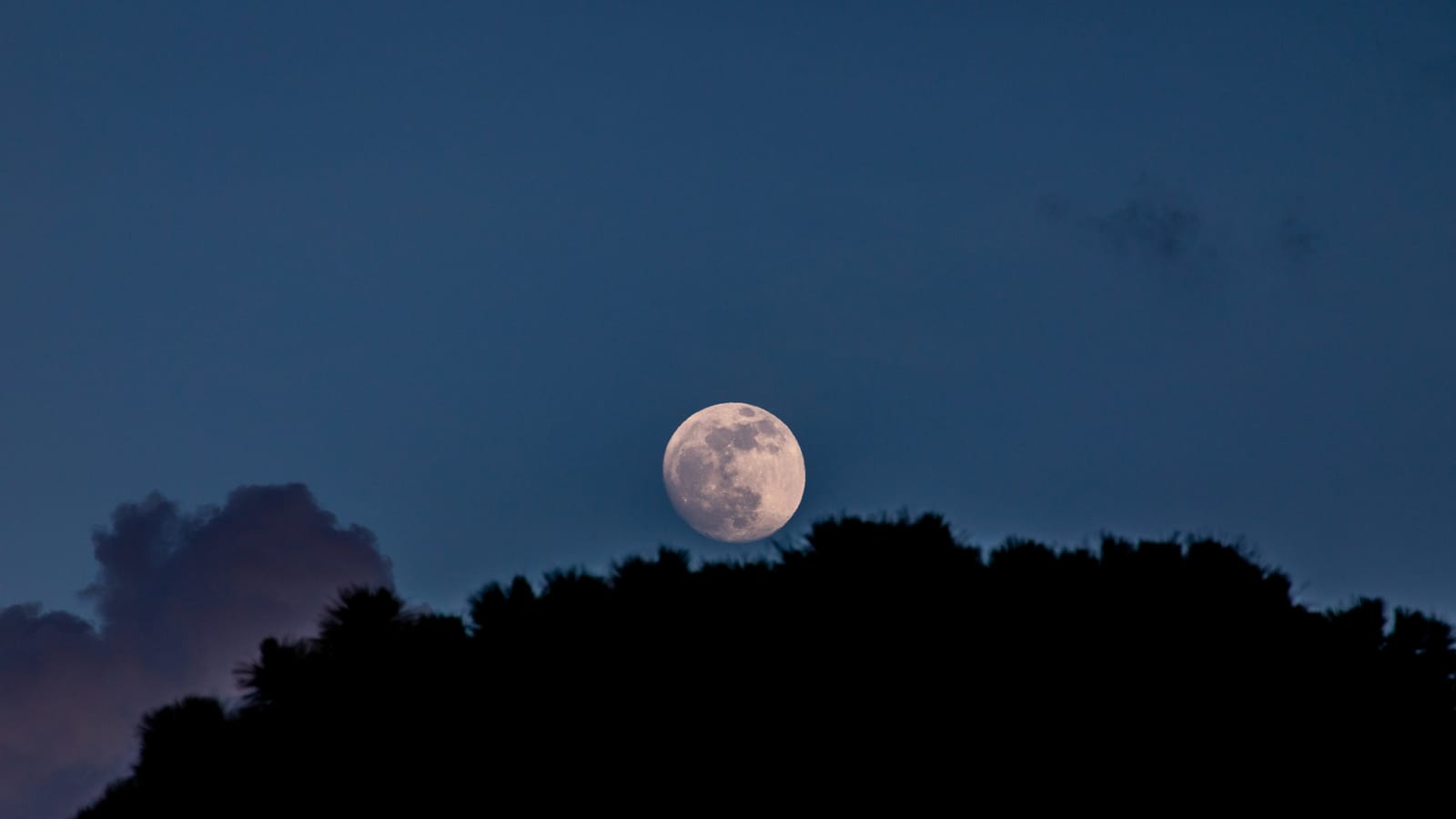 Fulll Moon at KSC